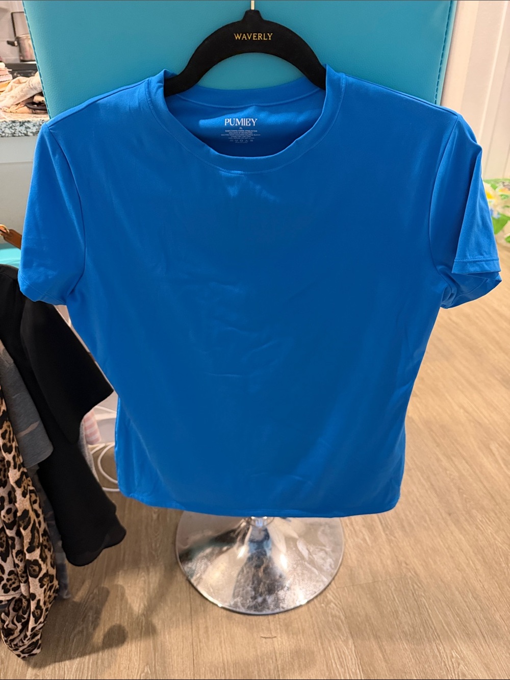 Pumiey Women’s Cobalt Blue Crew Neck Short Sleeve Tee fits very snug for xl
